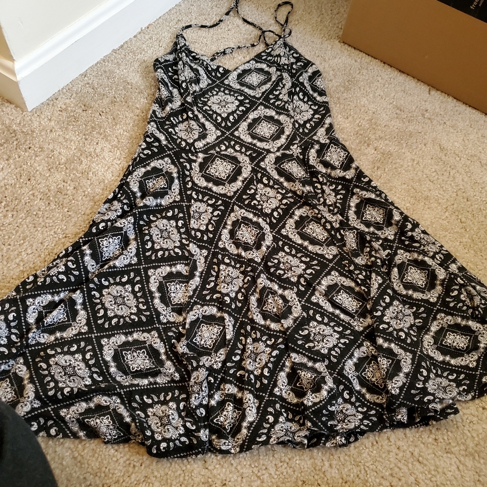 Black and white pattern dress